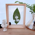 Customized Photos of Leaf Carving - 1 Person